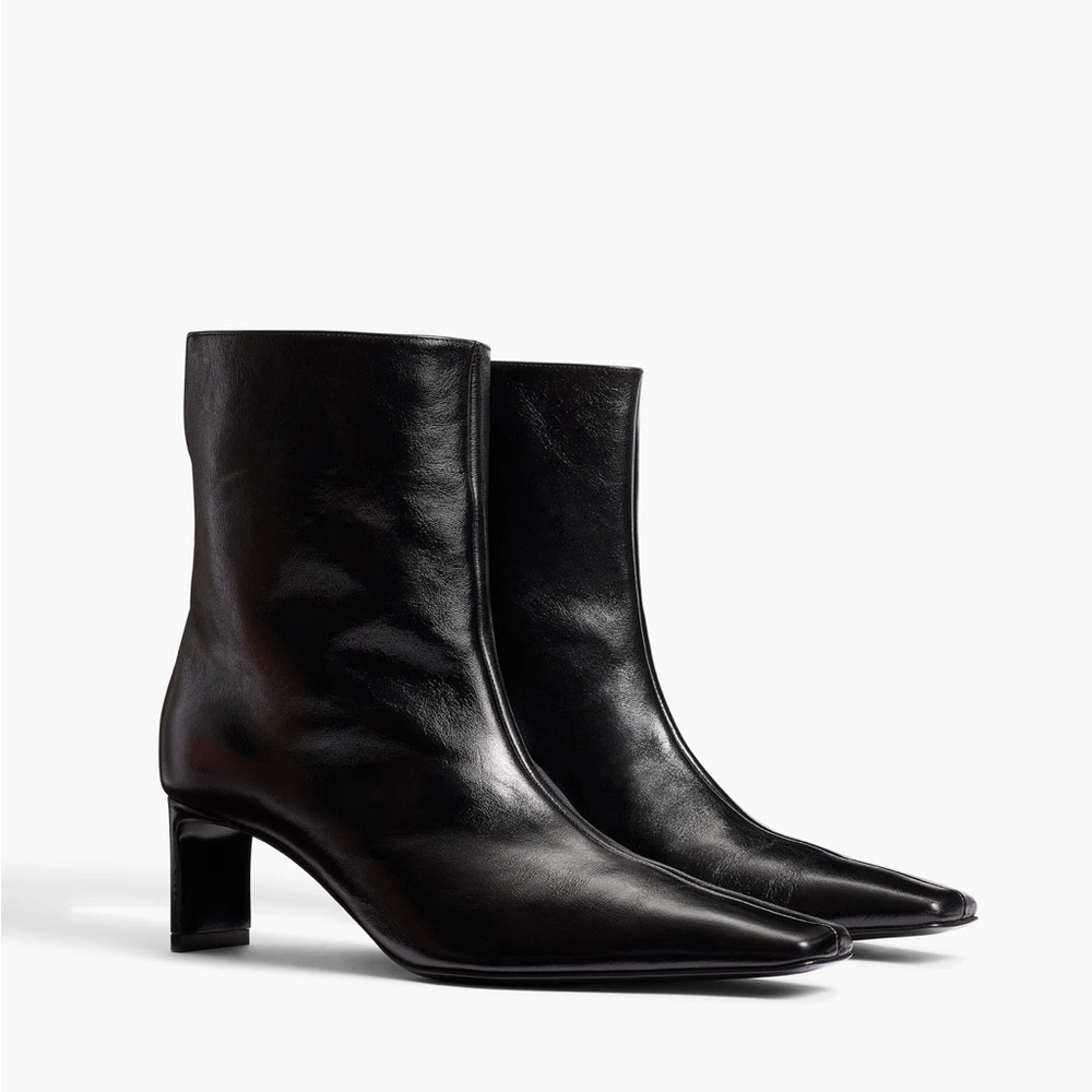 KHAITE Ona Ankle Boot - black. Size: 37. Like new